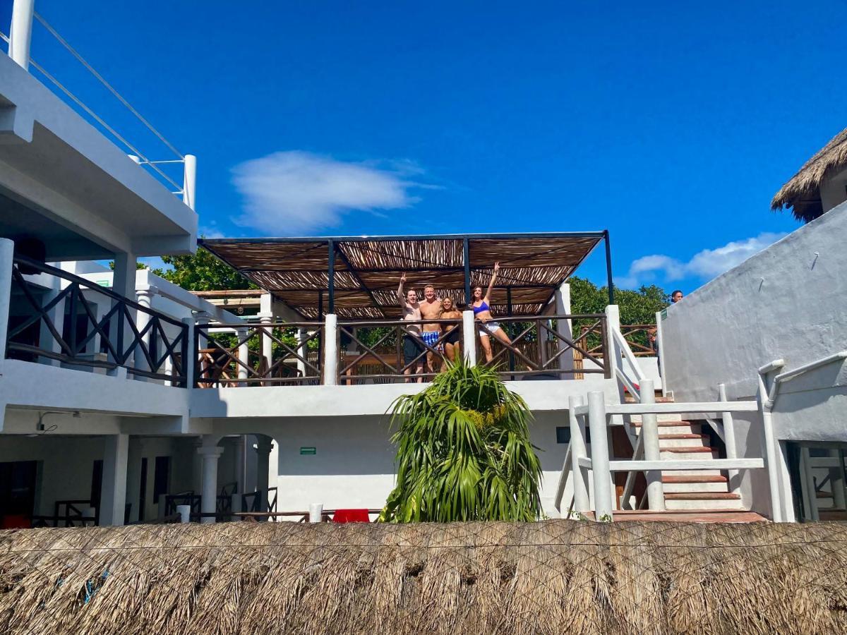 Why Not Rooftop Party Hostel Playa del Carmen Exterior foto